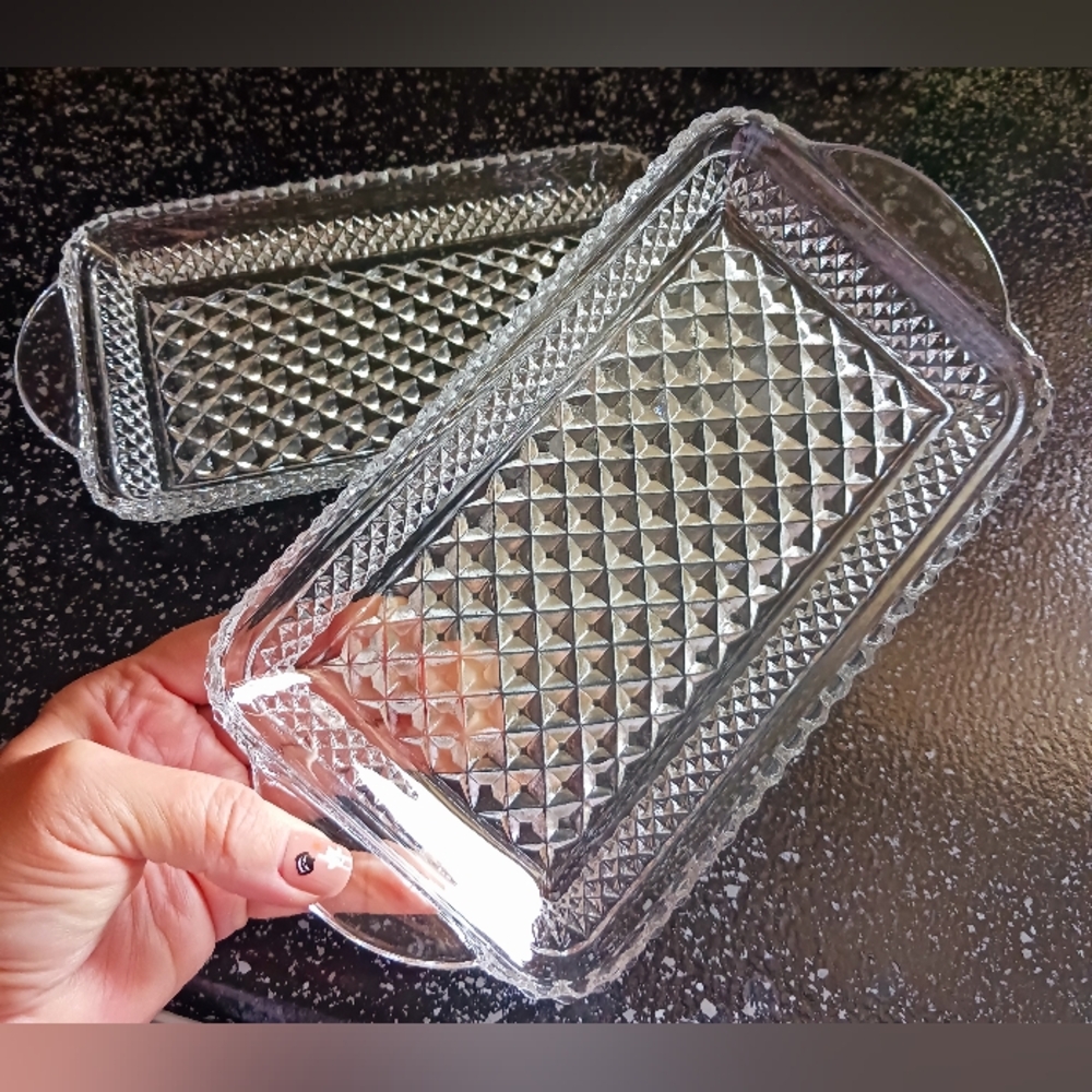 Vintage Anchor Hocking Serving Trays (2), Wexford Pattern, like new condition